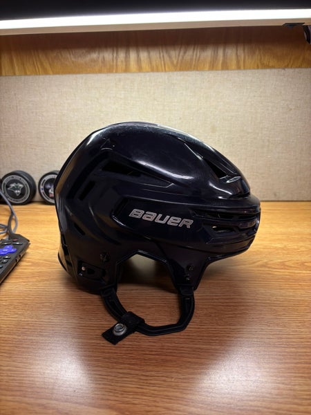 Medium Bauer Re-Akt 150 Helmet (Used)