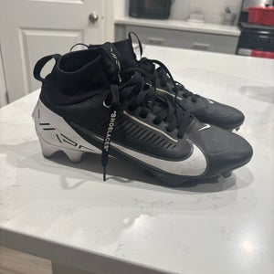 Unisex Size M 9.5 (W 10.5) Nike Cleats (Used)