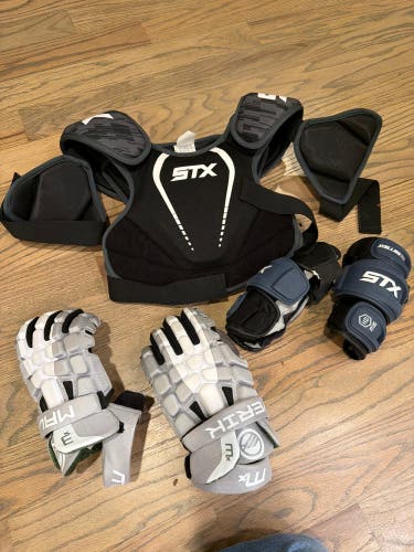 Medium Youth STX Shoulder Pads (Used)
