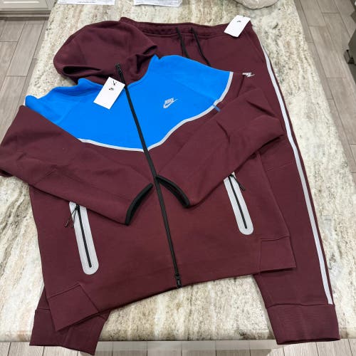 Nike Tech Fleece Burgundy Crush Full Zip Hoodie Joggers Set HQ3746 Men’s Sz XL
New with tags-RARE