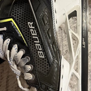 Bauer Pro Hockey Goalie Skates Size 5.5 Fit 3 (Used)