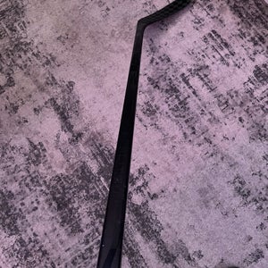 Intermediate Bauer Right Handed Hockey Stick P28M 57 Flex (Used)