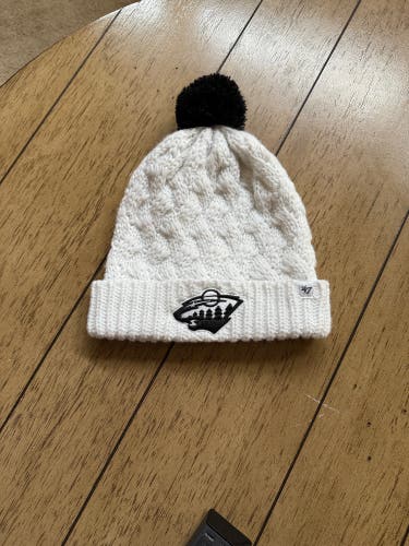 White Women's One Size Fits All 47 Brand MN Wild hat (like new)