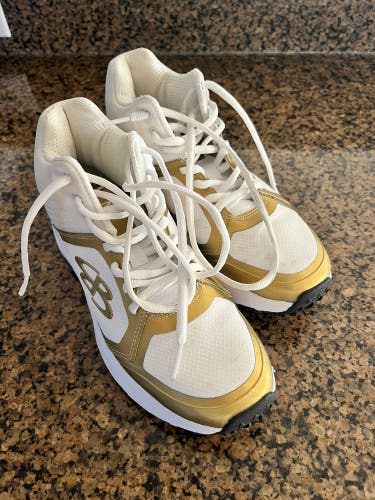 White Women's Size M 6.5 (W 7.5) Adult Boombah Shoes (New)