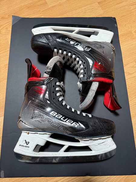 Bauer Vapor X5 Pro Hockey Skates Regular Width 9.5 (Used)