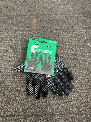 Used Cutters GAME DAY FB Gloves Black S/M 11614-S000224499
