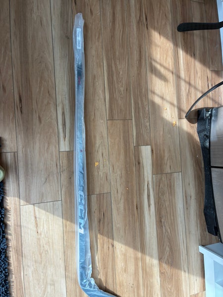 Senior CCM Right Handed Hockey Stick P29 70 Flex (New)