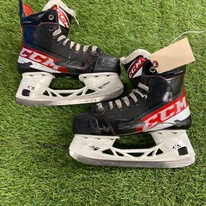 Junior CCM JetSpeed FT4 Hockey Skates Regular Width Size 3.5 (Used)