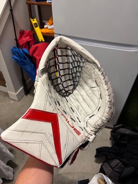 True Catalyst PX3 Goalie Catcher Red/White 580 Catcher