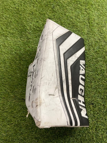 White Intermediate Vaughn Ventus SLR2 Goalie Gloves & Blockers Regular (Used)