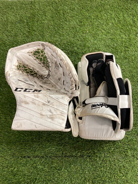 CCM Extreme Flex III Goalie Gloves & Blockers | Senior Regular