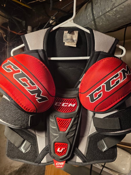 Men's XL Senior CCM U+ 08 LE Shoulder Pads (Used)