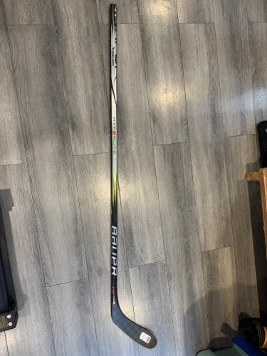 Senior Bauer Vapor Hyperlite 2 Left Hand Hockey Stick P28 70 Flex (New)