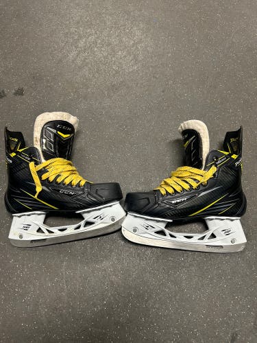 2016 CCM Tacks 4092 Hockey Skates Regular Width Size 5.5 (Used)