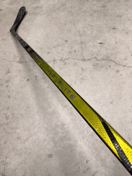 77 Flex P92 Senior Bauer Vapor Hyperlite 2 Right Hand Hockey Stick Pro Stock (USED)
