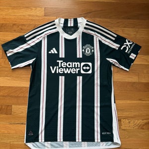 Manchester United adidas 2023-24 alternate away jersey
