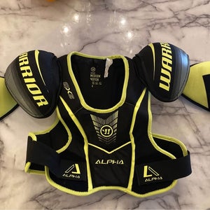 Men's Medium Senior Warrior Alpha QX5 Shoulder Pads (Used)