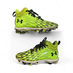 Used Under Armour Jr FB Cleats Black And Neon Green Junior 04 11873-S000224501