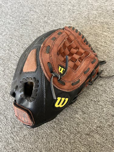 Wilson A2452 RH Baseball Glove 11.5" (Used)