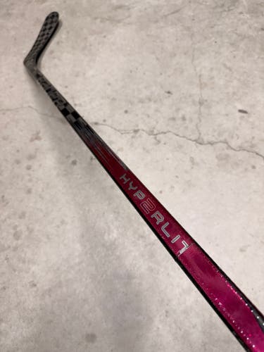 82 Flex P92 Senior Bauer Vapor Hyperlite 2 Right Hand Hockey Stick Pro Stock (USED)