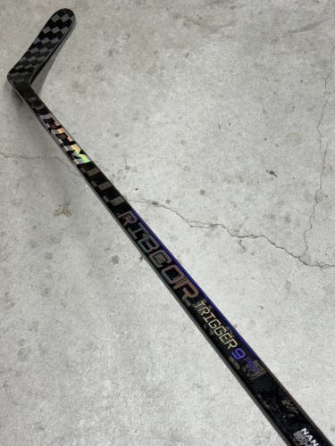Right Hand 85 Flex P28M Senior CCM Trigger 9 Pro Hockey Stick Pro Stock NHL (New)