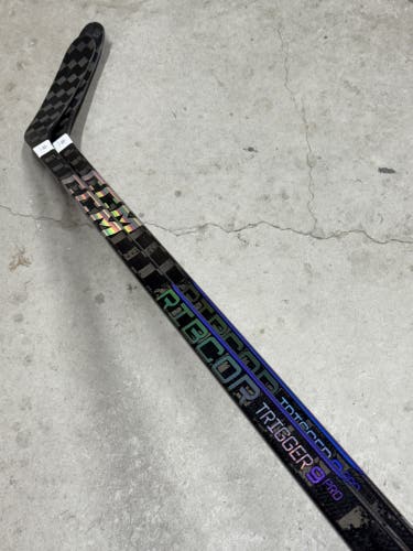 2 Pack Right Hand 85 Flex P28M Senior CCM Trigger 9 Pro Hockey Stick Pro Stock NHL (New)
