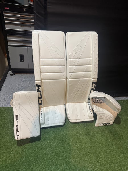 35" 2025 CCM Eflex 7 Regular Goalie Full Set (New)