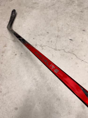 65 Flex P28 Senior Bauer Vapor Hyperlite 2 Right Hand Hockey Stick Pro Stock (USED)