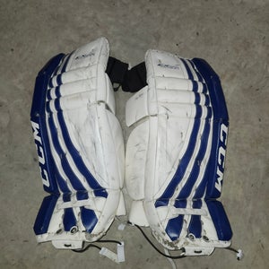28" CCM Extreme Flex 400 Goalie Leg Pads (Used)