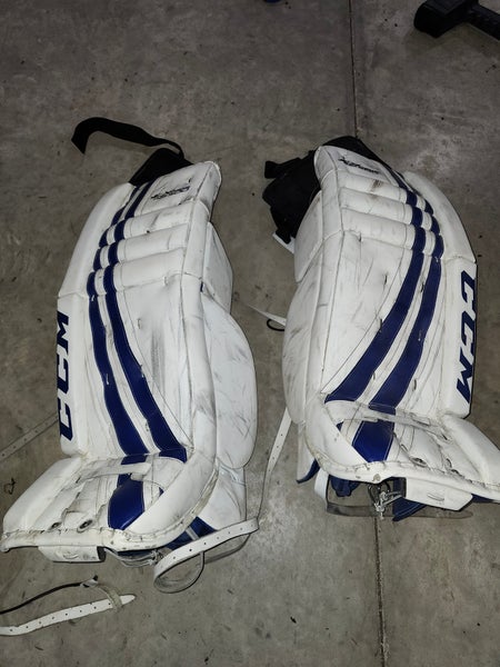 33" CCM Extreme Flex 500 Goalie Leg Pads (Used)
