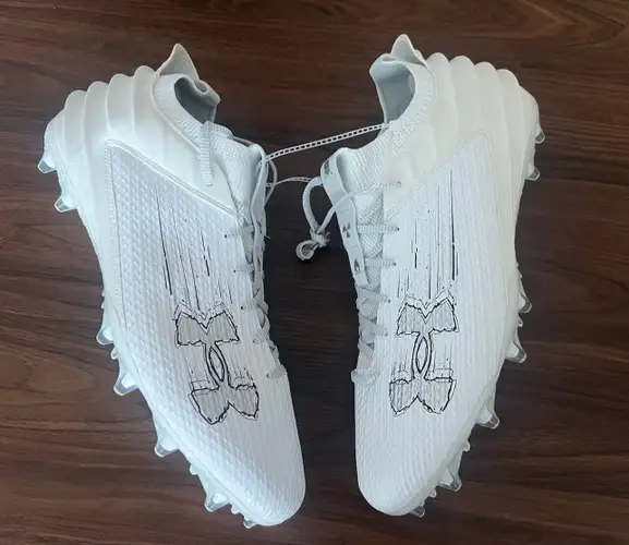 3026330-101 Under Armour Men Blur Smoke 2.0 Molded Cleat White/Silver SIZE 16