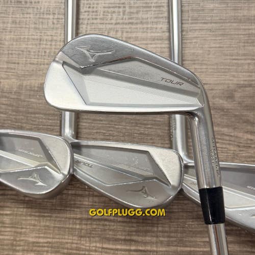Mizuno JPX 919 Tour Iron Set 4PW / Dynamic Gold, Stiff Flex (256)