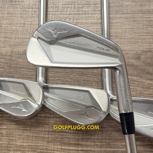 Mizuno JPX 919 Tour Iron Set 4PW / Dynamic Gold, Stiff Flex (256)