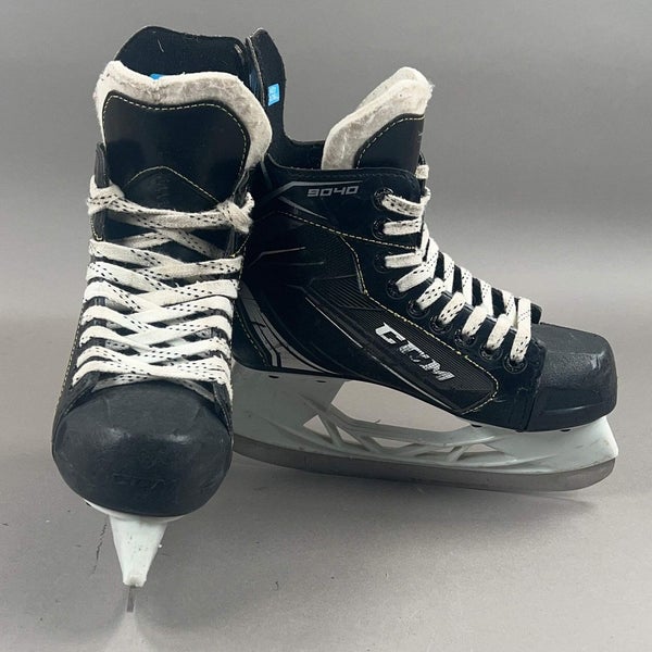 CCM Tacks 9040 Size 2 Junior Hockey Skates