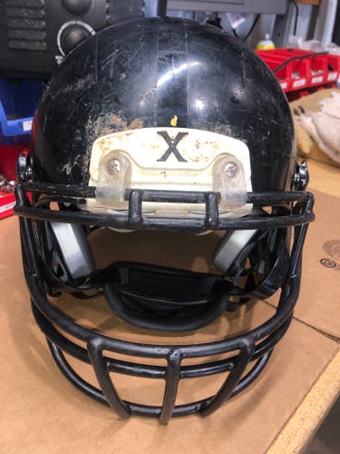 USED XENITH X2E+ YOUTH FOOTBALL HELMET - LARGE - BLACK
