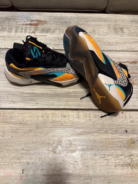 Kid's 4.5Y (Big Kids / Youth) Air Jordan Shoes (Used)