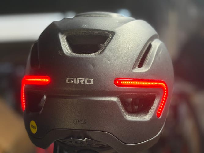 Men's Medium Giro Ethos Commuter Bike Helmet (Used)