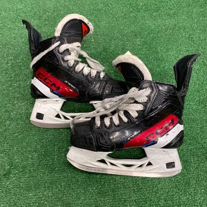 Junior CCM Jetspeed FT680 Hockey Skates | Size 2 Regular (Used)