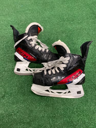 Junior CCM Jetspeed FT680 Hockey Skates | Size 2 Regular (Used)