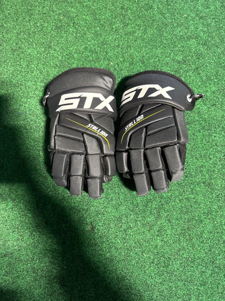 Black STX Stallion 200 Lacrosse Gloves | Medium (Used)