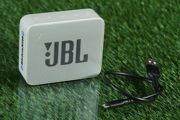 JBL GO 2 SPEAKER WATERPROOF WIRELESS BLUETOOTH, WHITE + USB CORD!