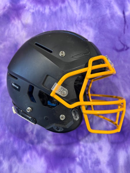 Youth Medium Schutt F7 LX1 Helmet (Used)