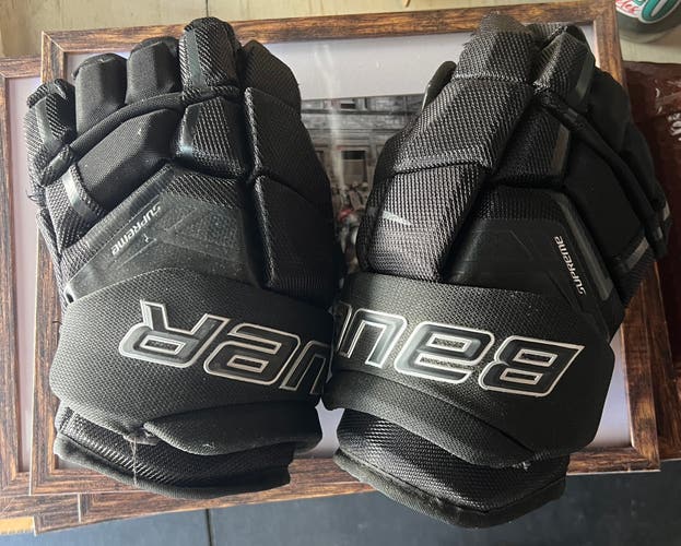 Bauer Supreme Ultrasonic Gloves 14" (Used)