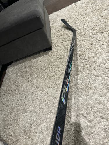 Senior Bauer PULSE Left Hand Hockey Stick P92 77 Flex Pro Stock (Used)