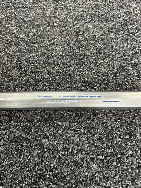 Rare Vintage Warrior Titan Classic Titanium Defense D Pole Lacrosse Shaft