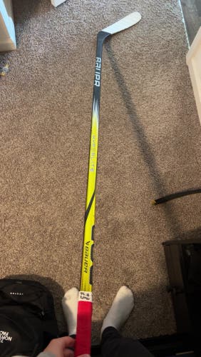 Senior Bauer Vapor Hyperlite 2 Right Handed Hockey Stick P28 77 Flex Pro Stock (Used)