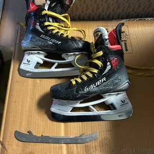 2023 Bauer Vapor X5 Pro Hockey Skates and Size 1.5 (Used-with two sets of steel)