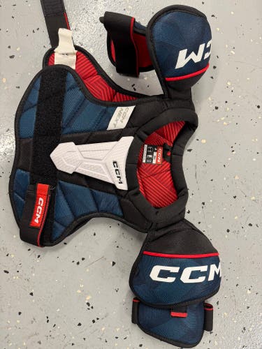 Boys Small Junior CCM Next Shoulder Pads (New)