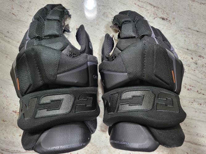 CCM Tacks XF Pro Gloves 13" (Used)