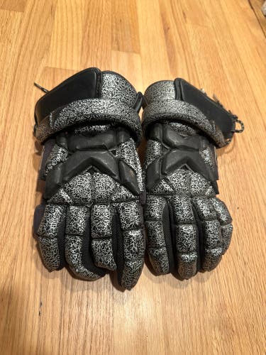Brine Thriller Lacrosse Gloves 14" (Used)